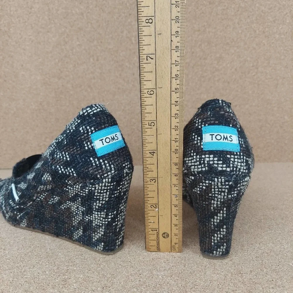 Toms Womens Peep Toe Slip On Wedge Heels Size 8_5